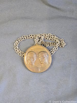 Médaillon portraits du Capitaine Kirk et de Monsieur Spock  (Édition Numérotée)